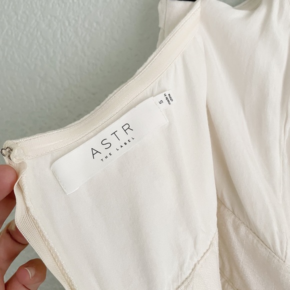 ASTR The Label || MARA NATURAL LINEN BLEND JUMPSUIT - Picture 6 of 8